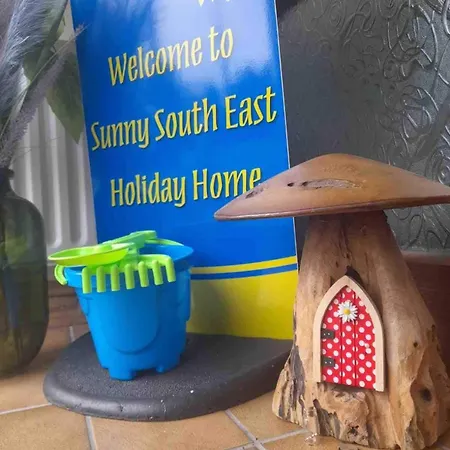 بيت للعطل Sunny South East Clashmore