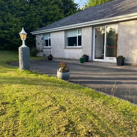 Sunny South East 度假居 *