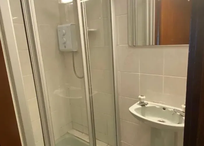 Sunny South East Clashmore